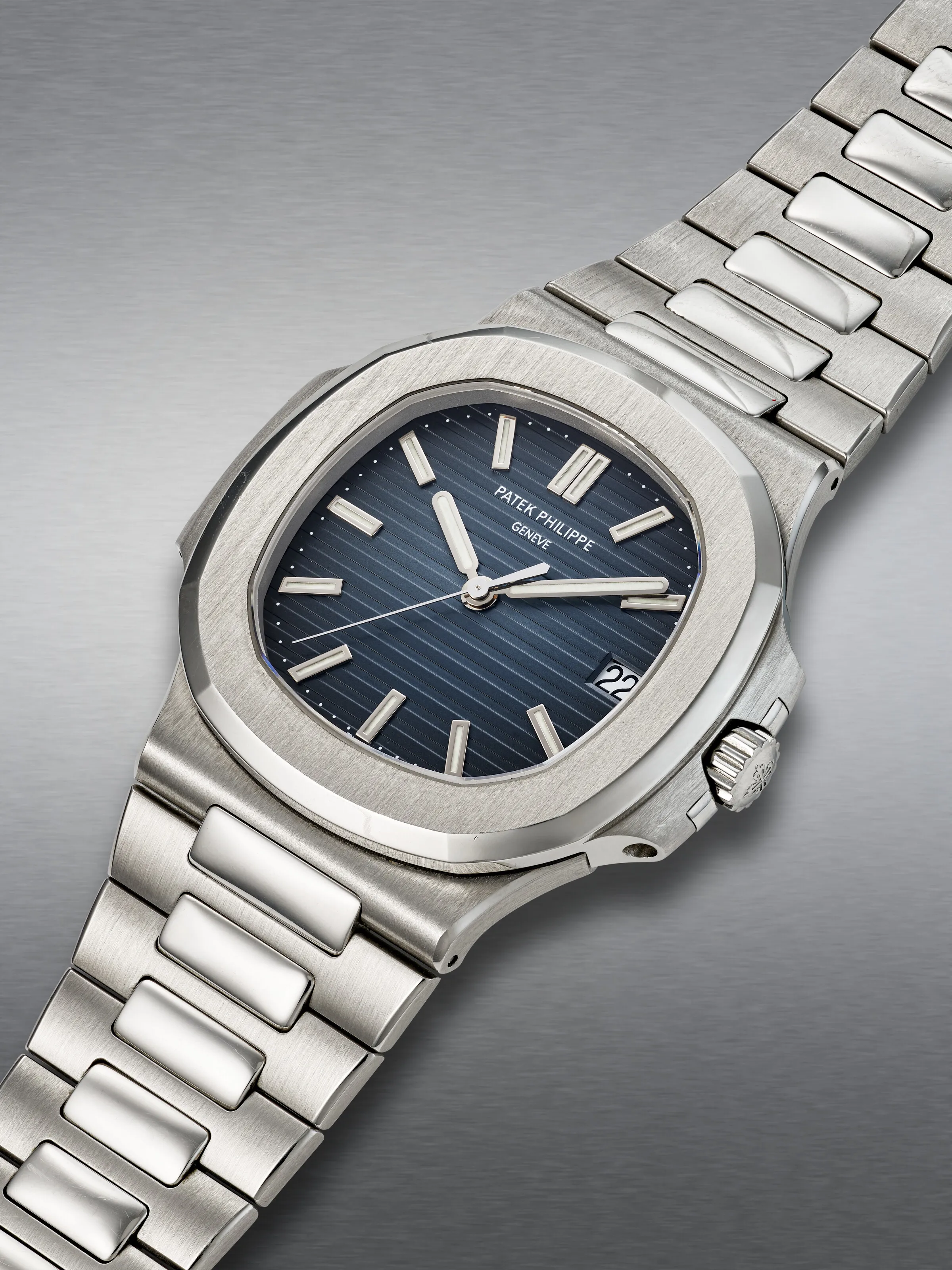 Patek Philippe Nautilus 5711/1A 40mm Stainless steel Blue 1