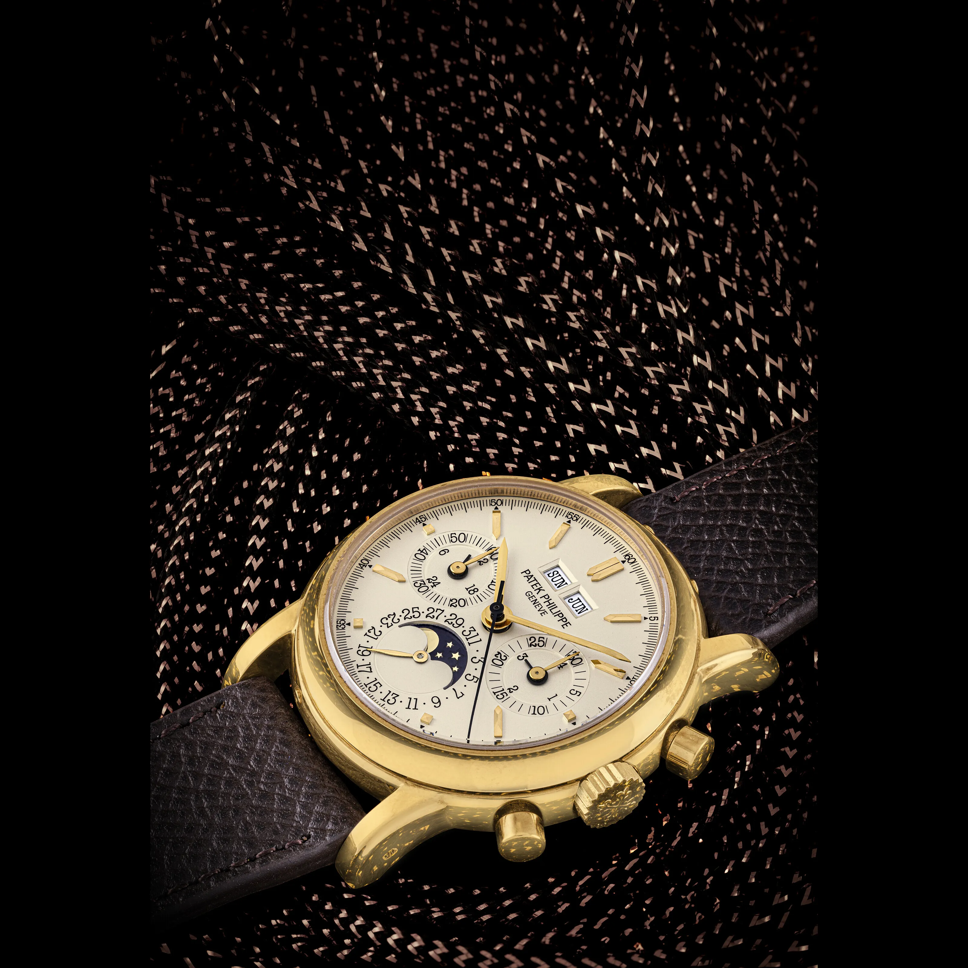 Patek Philippe Perpetual Calendar Chronograph 3970EJ 36mm Yellow gold Silver