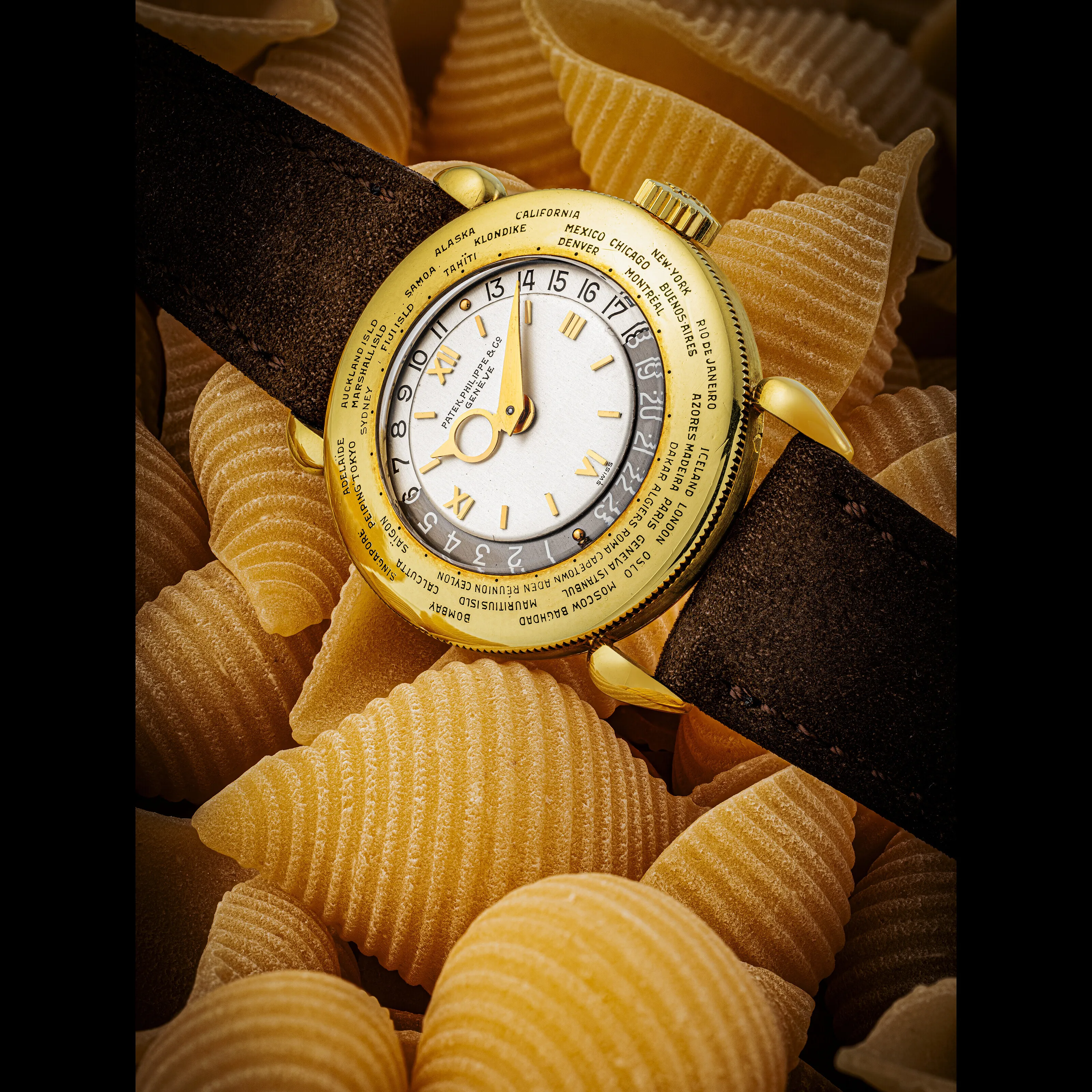 Patek Philippe World Time 1415 31mm Yellow gold Silver