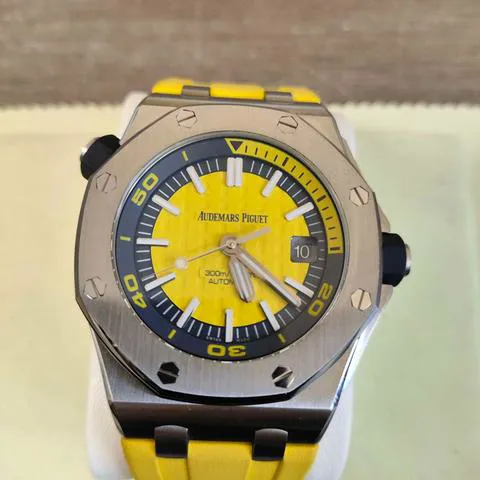 Audemars Piguet Royal Oak Offshore Diver 15710ST.OO.A051CA.01 42mm Stainless steel Yellow