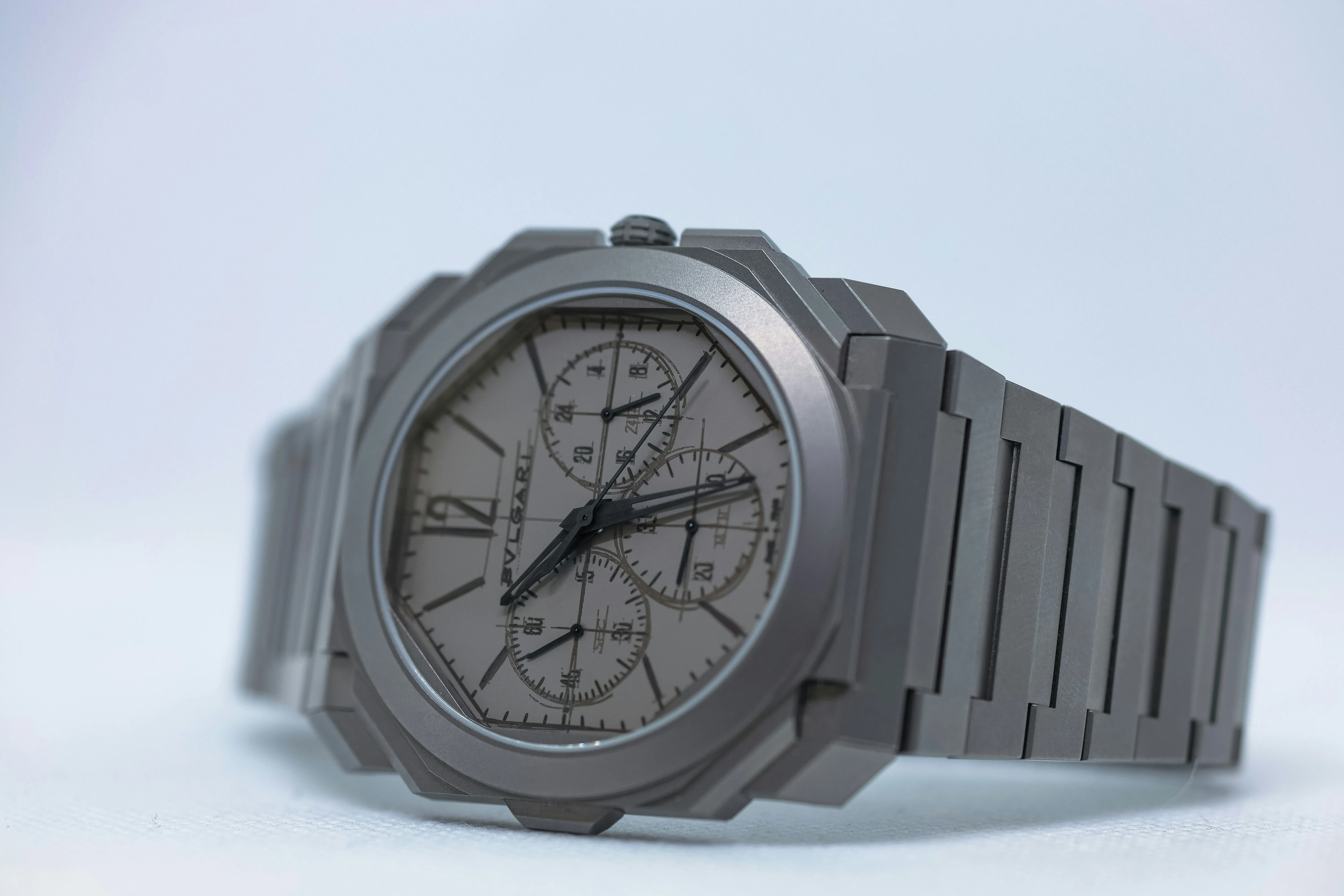 Bulgari Octo 103673 42mm Titanium Gray