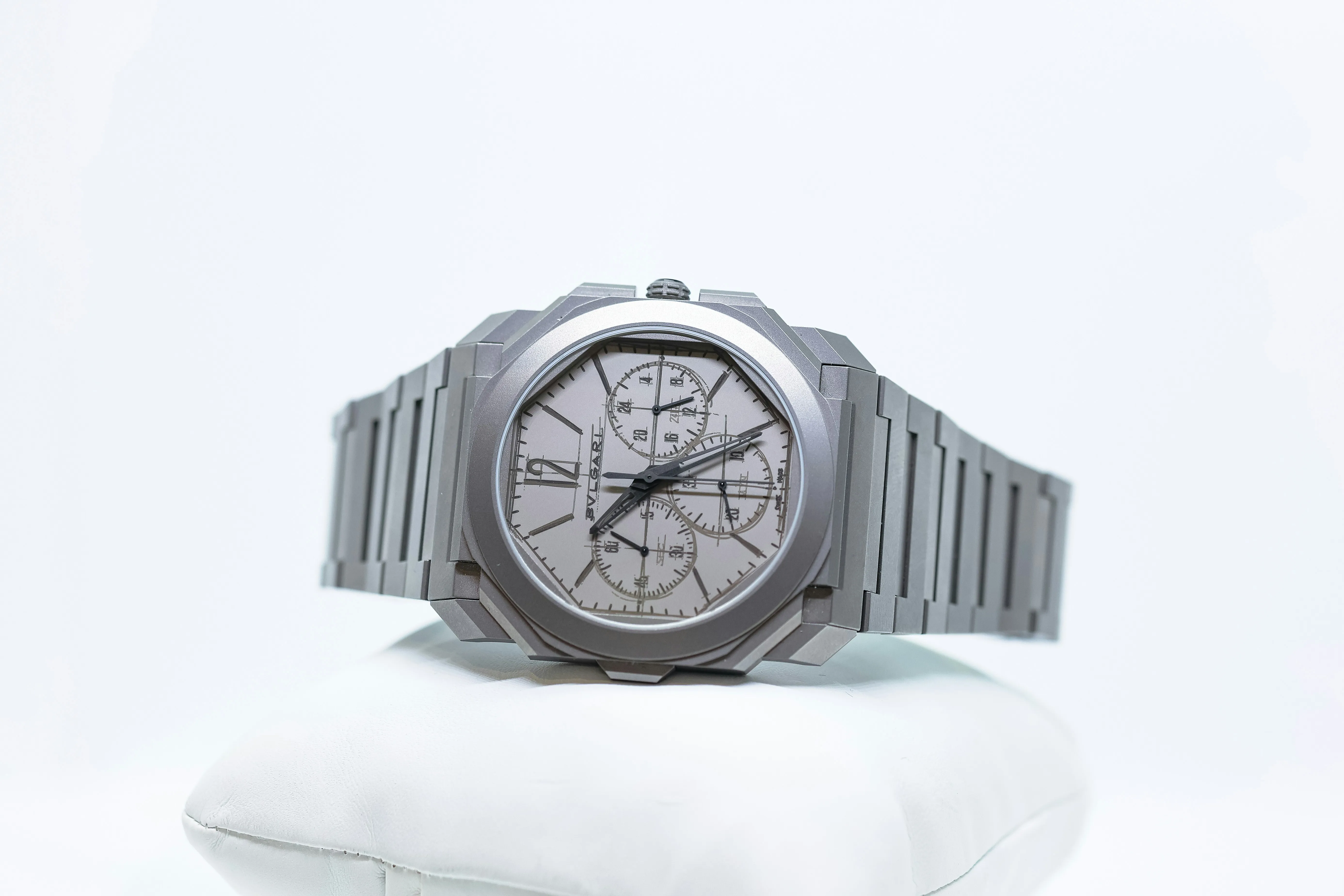 Bulgari Octo 103673 42mm Titanium Gray 5