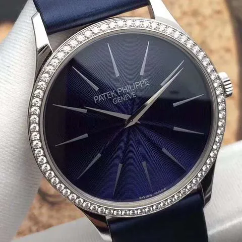 Patek Philippe Calatrava 4896G 33mm White gold Blue