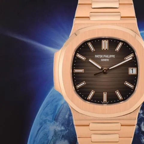 Patek Philippe Nautilus 5711/1R-001 40mm Rose gold Brown