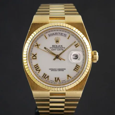 Rolex Day-Date Oysterquartz 19018 36mm Yellow gold White