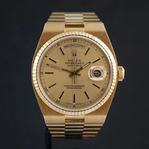 Rolex Day-Date Oysterquartz 19018 36mm Yellow gold Gold