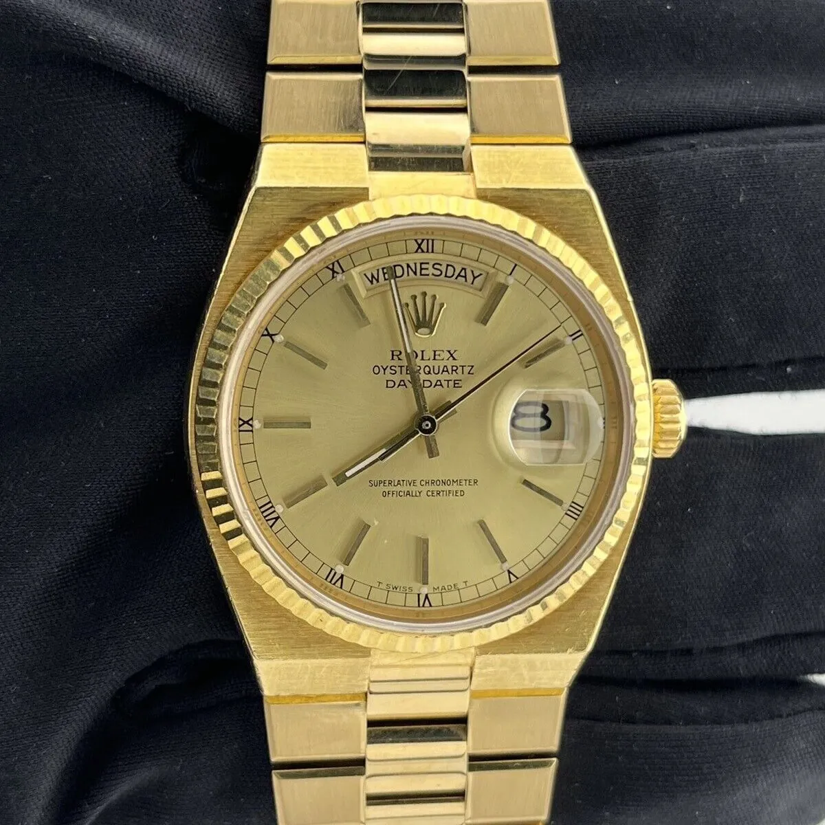 Rolex Day-Date Oysterquartz 19018 36mm Yellow gold Champagne