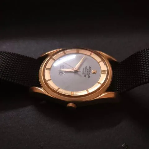 Universal Genève Polerouter 10357 2 Yellow gold 1