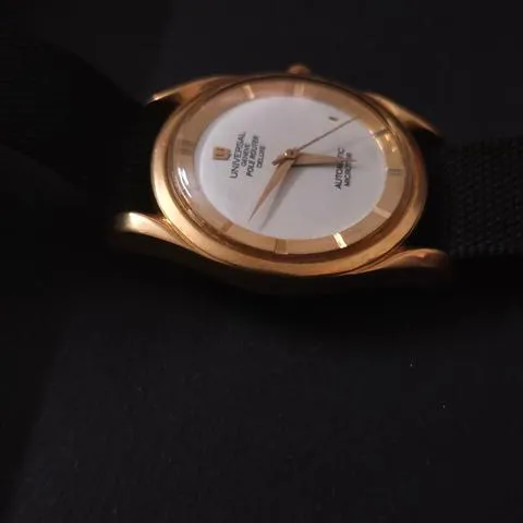 Universal Genève Polerouter 10357 2 Yellow gold 2