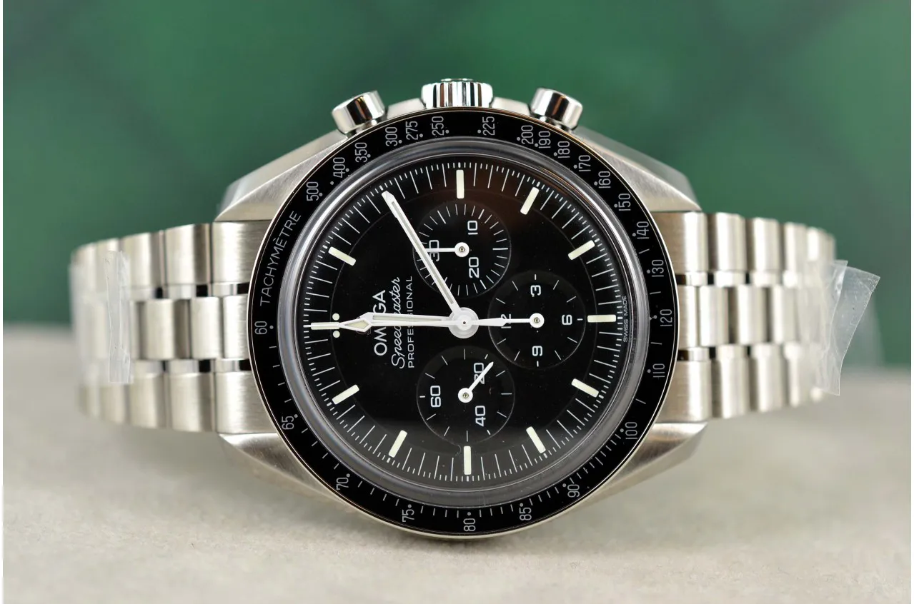 Omega Speedmaster Moon watch 310.30.42.50.01.002 42mm Stainless steel