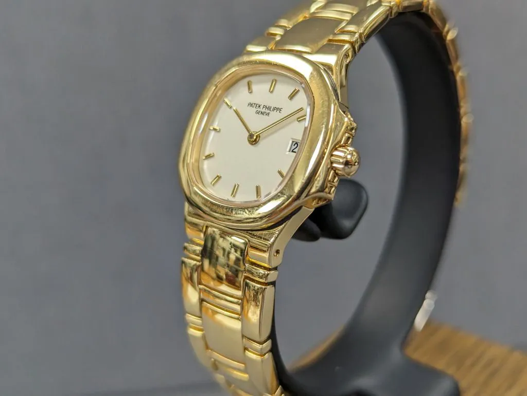 Patek Philippe Nautilus 4700/51 27mm Yellow gold 4