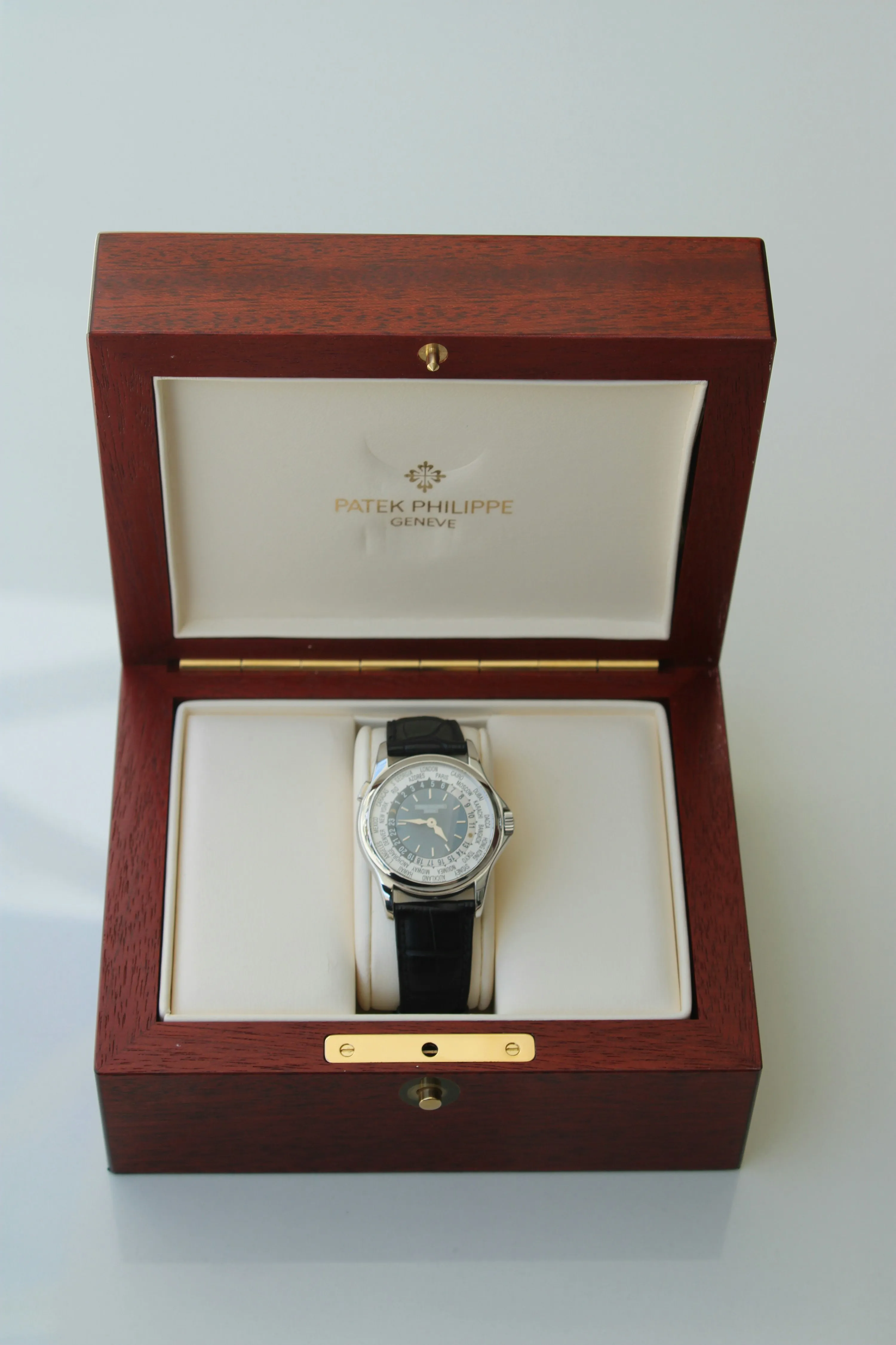 Patek Philippe World Time 5110P 37mm Platinum Blue 8