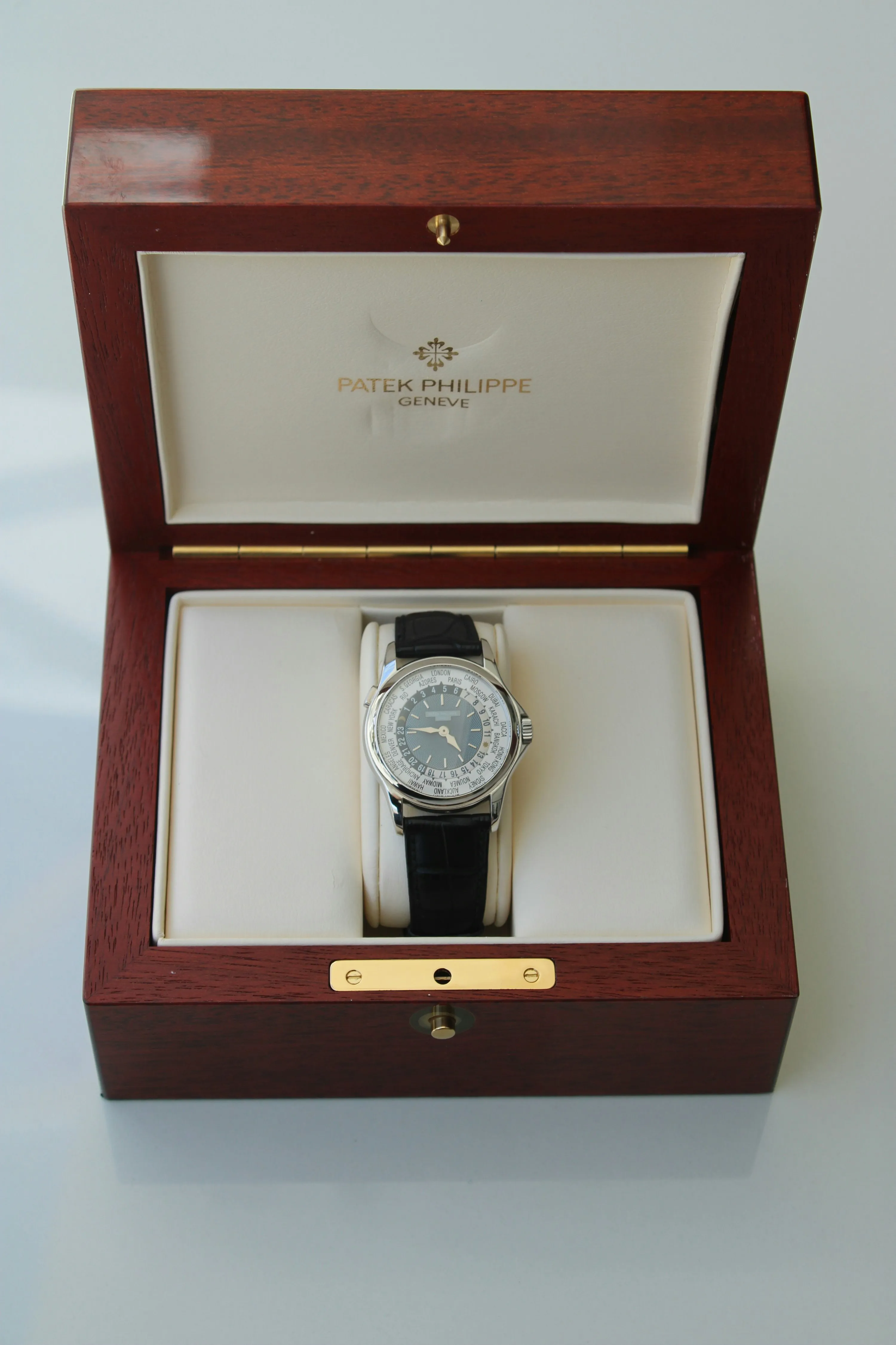 Patek Philippe World Time 5110P 37mm Platinum Blue 9