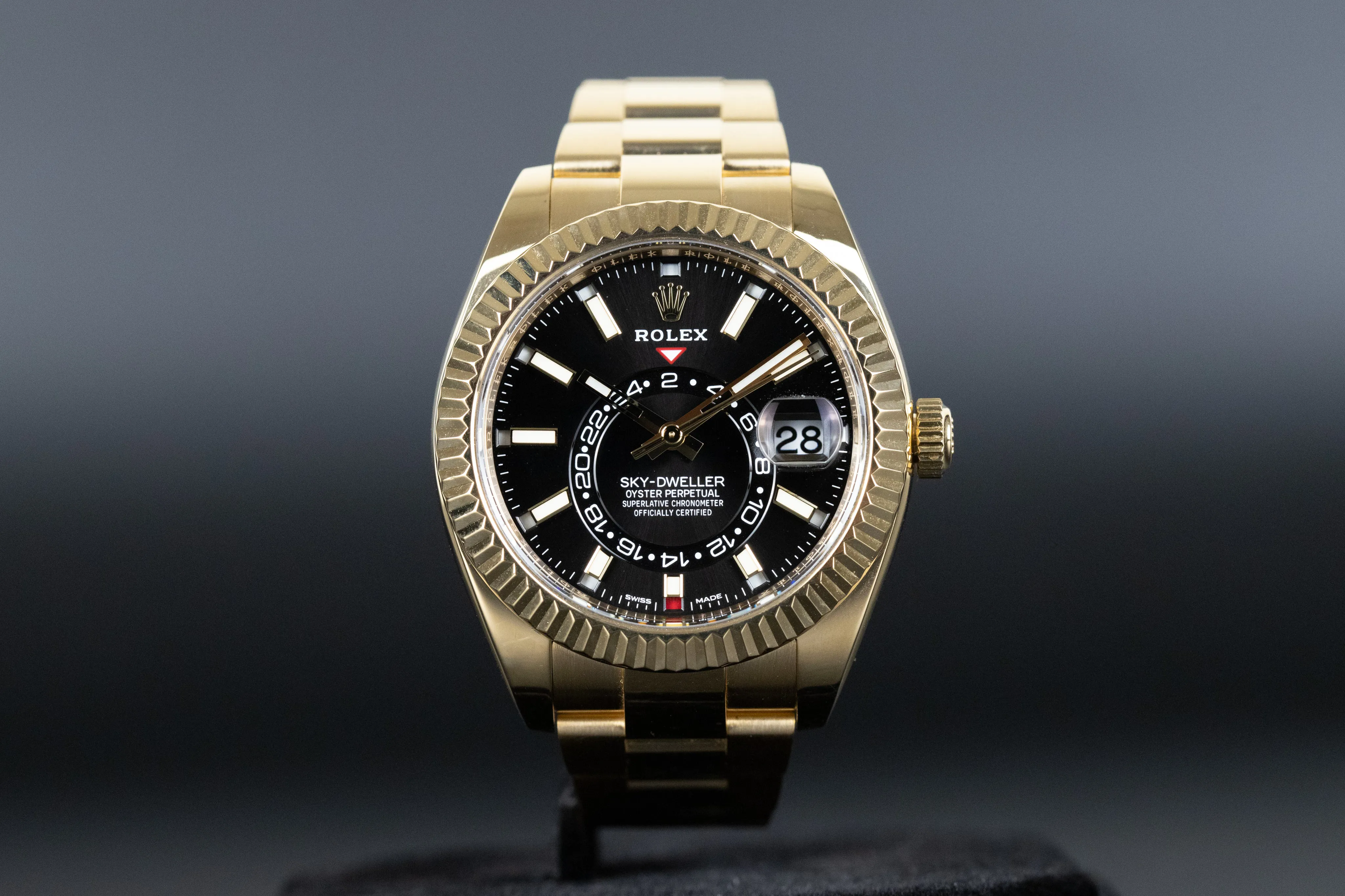 Rolex Sky-Dweller 326938 42mm Yellow gold Black