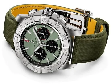 Breitling Avenger AB0147101L1X1 Stainless steel Green 2