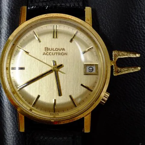 Bulova Accutron 34mm Yellow gold 6