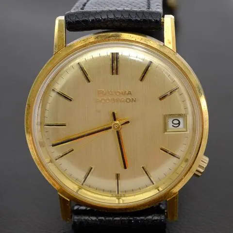 Bulova Accutron 34mm Yellow gold 10