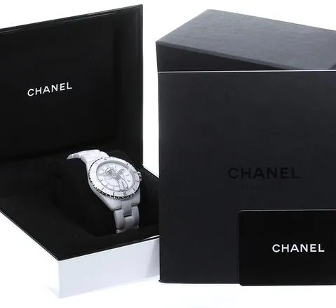 Chanel Mademoiselle H7481 38mm Ceramic White 1