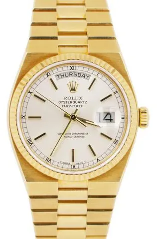 Rolex Day-Date Oysterquartz 19018 36mm Yellow gold Silver