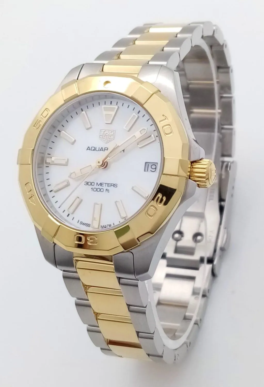 TAG Heuer Aquaracer 32mm Gold-plated steel Mother-of-pearl