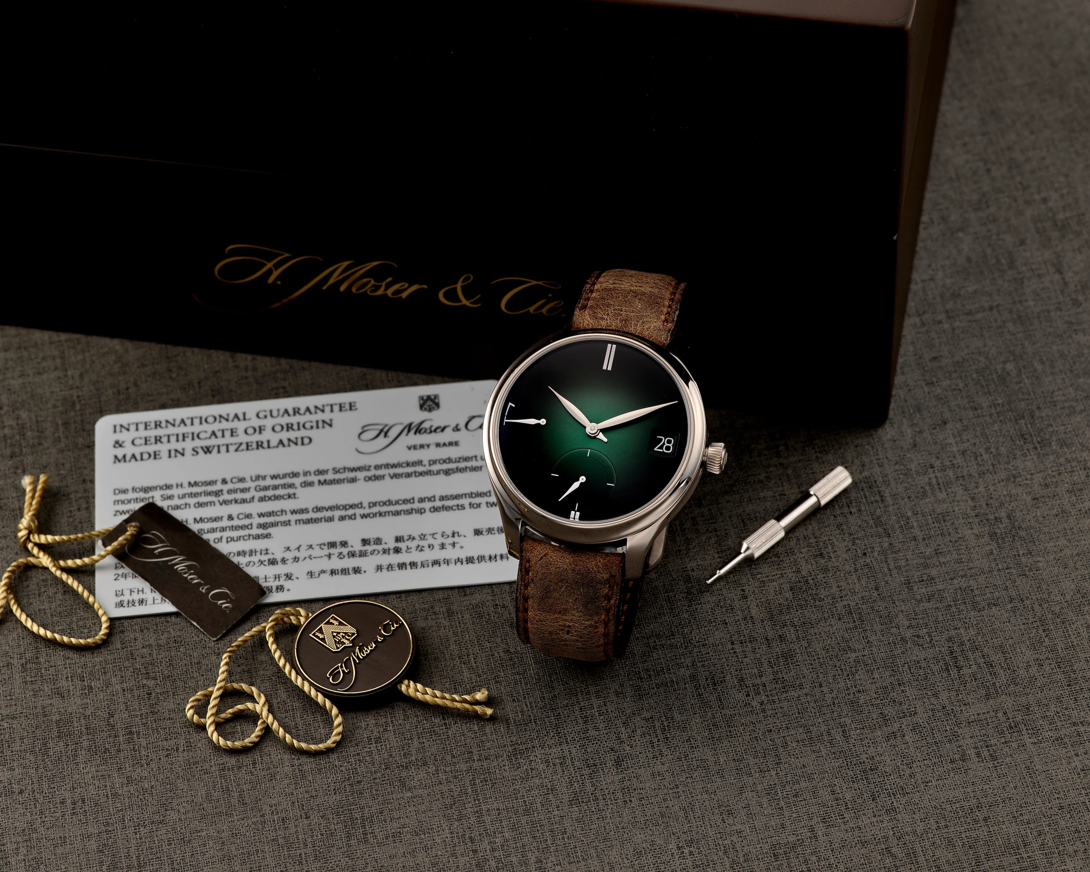 H. Moser & Cie. Endeavour 1800-0202 42mm White gold Green 4