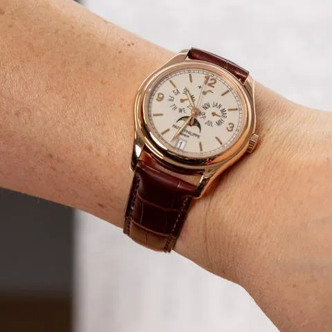 Patek Philippe Annual Calendar 5146R-001 39mm Rose gold Beige 6