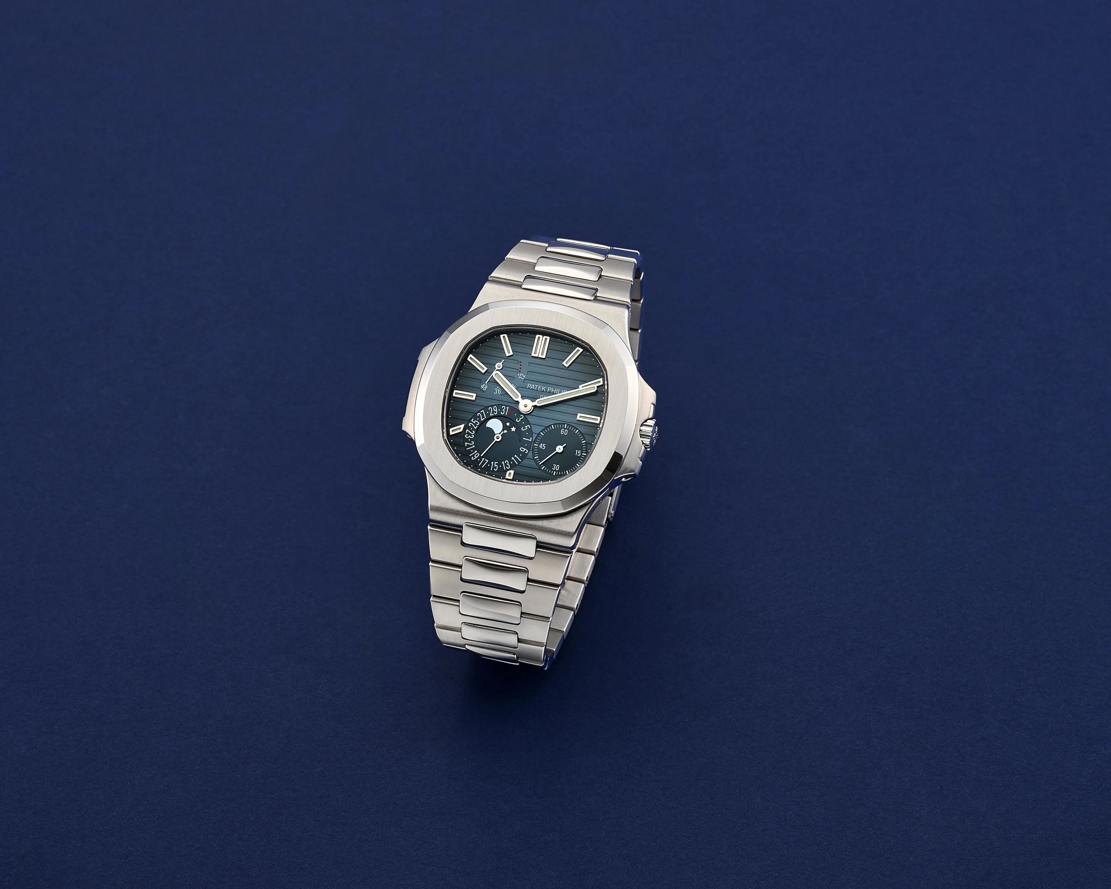 Patek Philippe Nautilus 5712/1A 40mm Stainless steel Blue 5