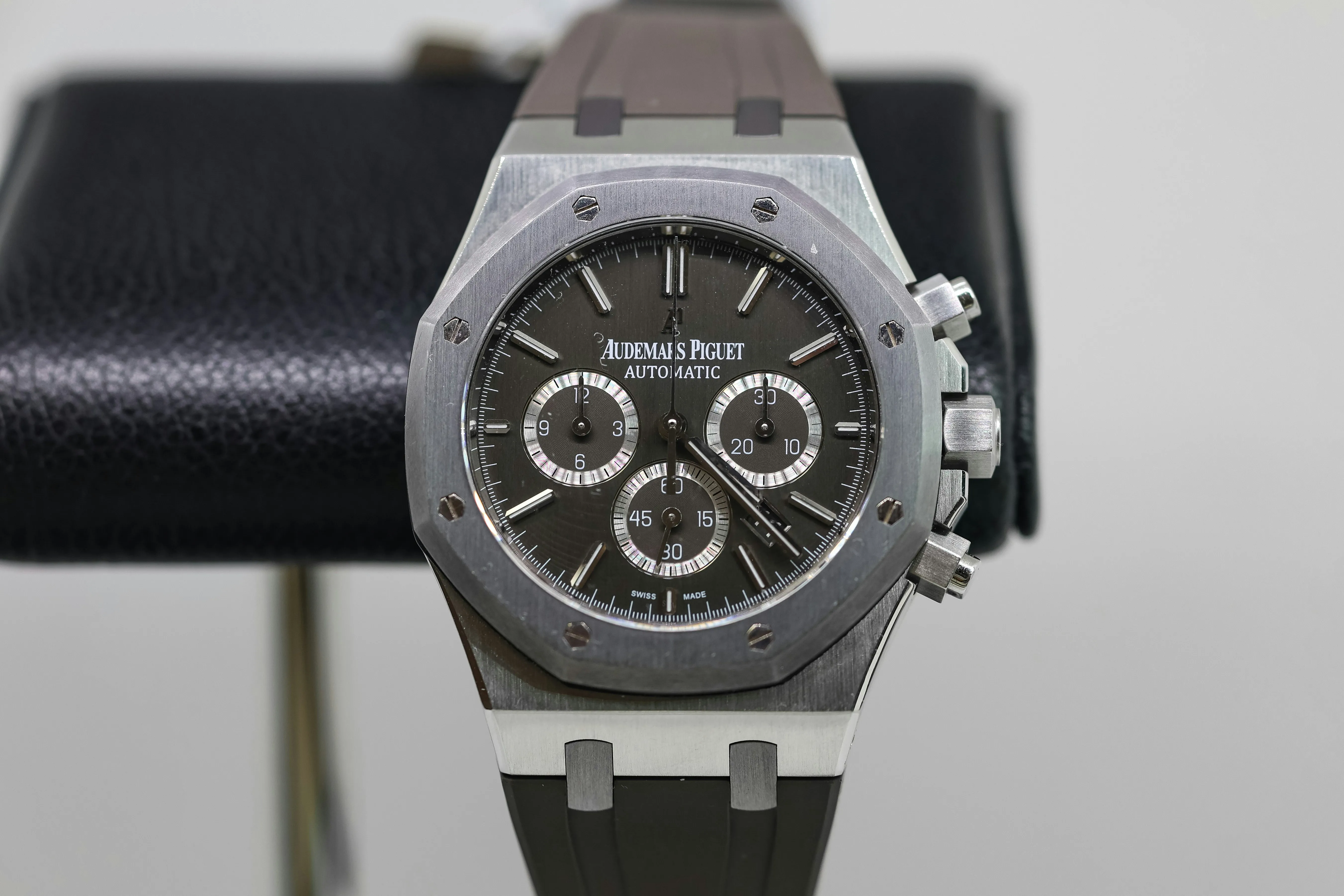 Audemars Piguet Royal Oak 26325TS.OO.D005CR.01 41mm Stainless steel and tantalum Black 8