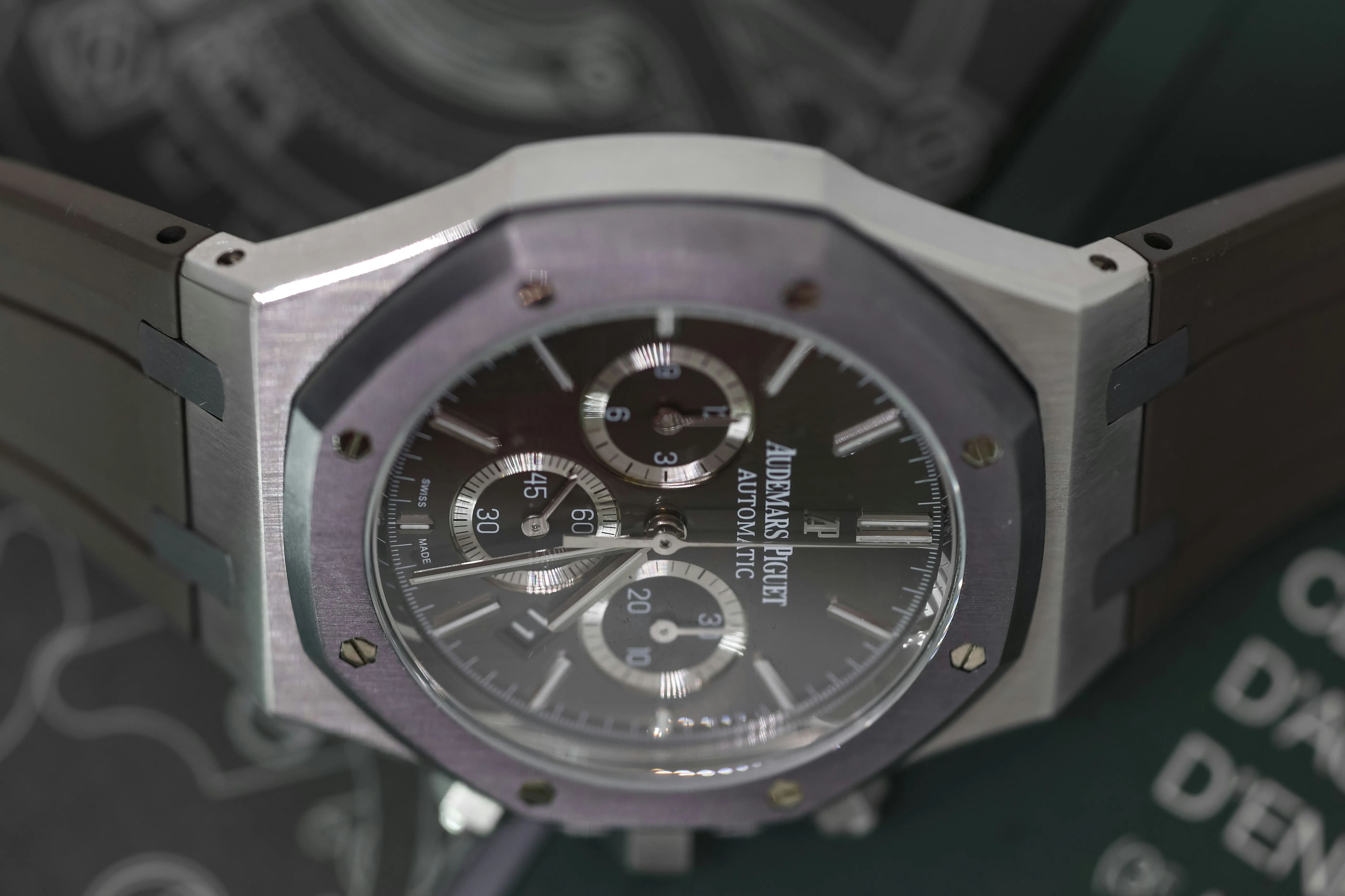 Audemars Piguet Royal Oak 26325TS.OO.D005CR.01 41mm Stainless steel and tantalum Black 12