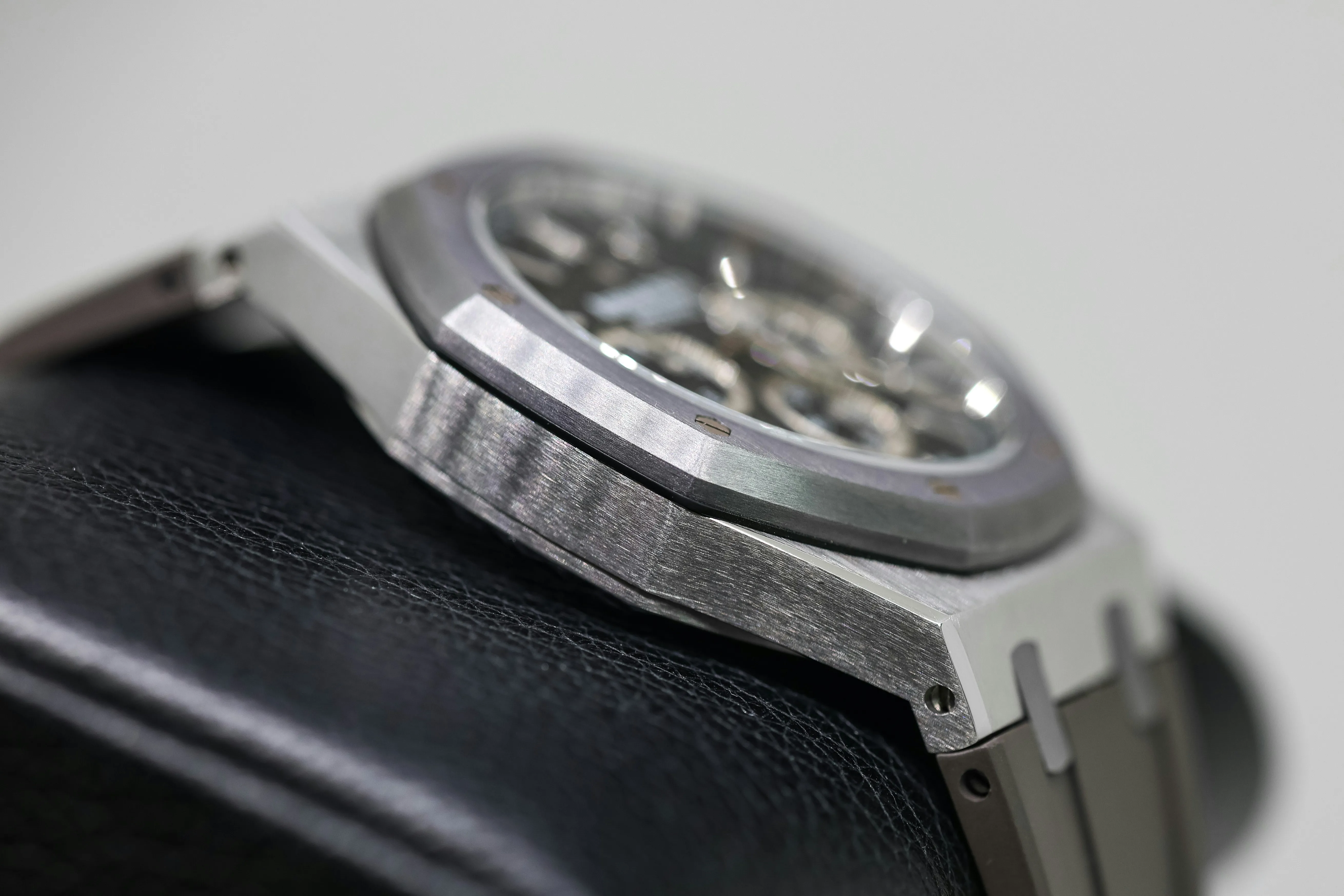 Audemars Piguet Royal Oak 26325TS.OO.D005CR.01 41mm Stainless steel and tantalum Black 14