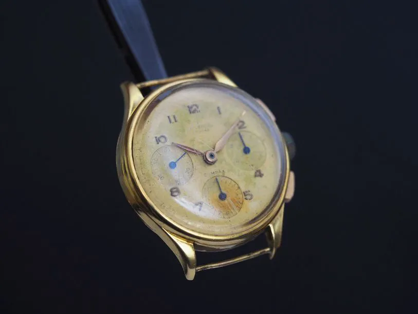 Universal Genève Compax 12491 35mm Yellow gold Golden