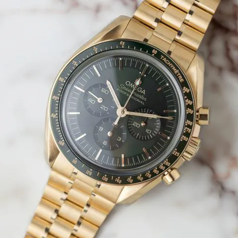 Omega Speedmaster Professional Moonwatch 310.60.42.50.10.001 42mm Yellow gold Green