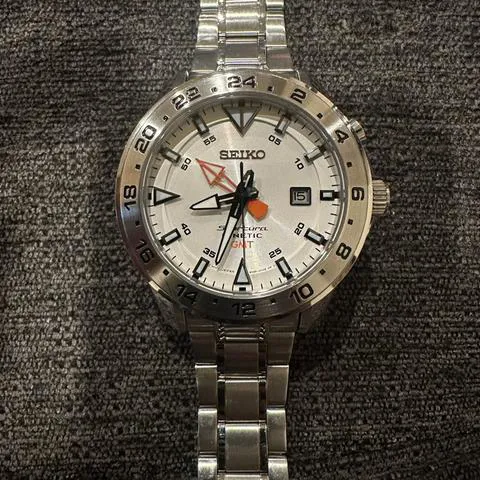 Seiko Sportura SUN025P1 44mm Stainless steel White