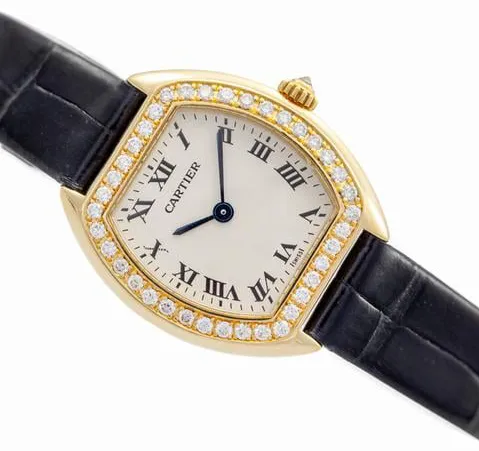 Cartier Tortue 1945 24mm Yellow gold Champagne