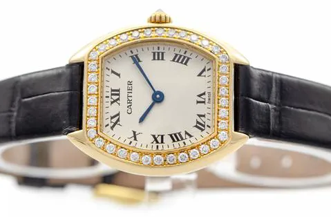 Cartier Tortue 1945 24mm Yellow gold Champagne 1