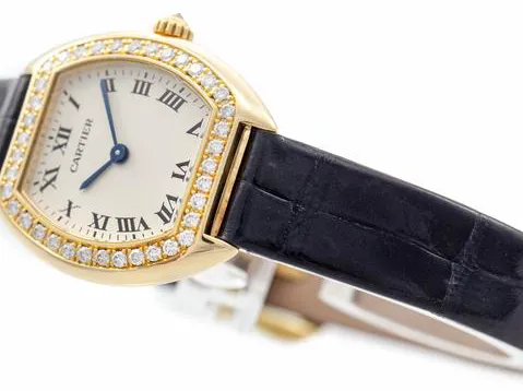 Cartier Tortue 1945 24mm Yellow gold Champagne 2