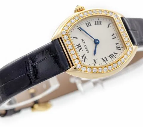 Cartier Tortue 1945 24mm Yellow gold Champagne 3