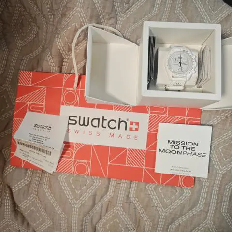 Swatch Moonswatch SO33W700 42mm Ceramic White