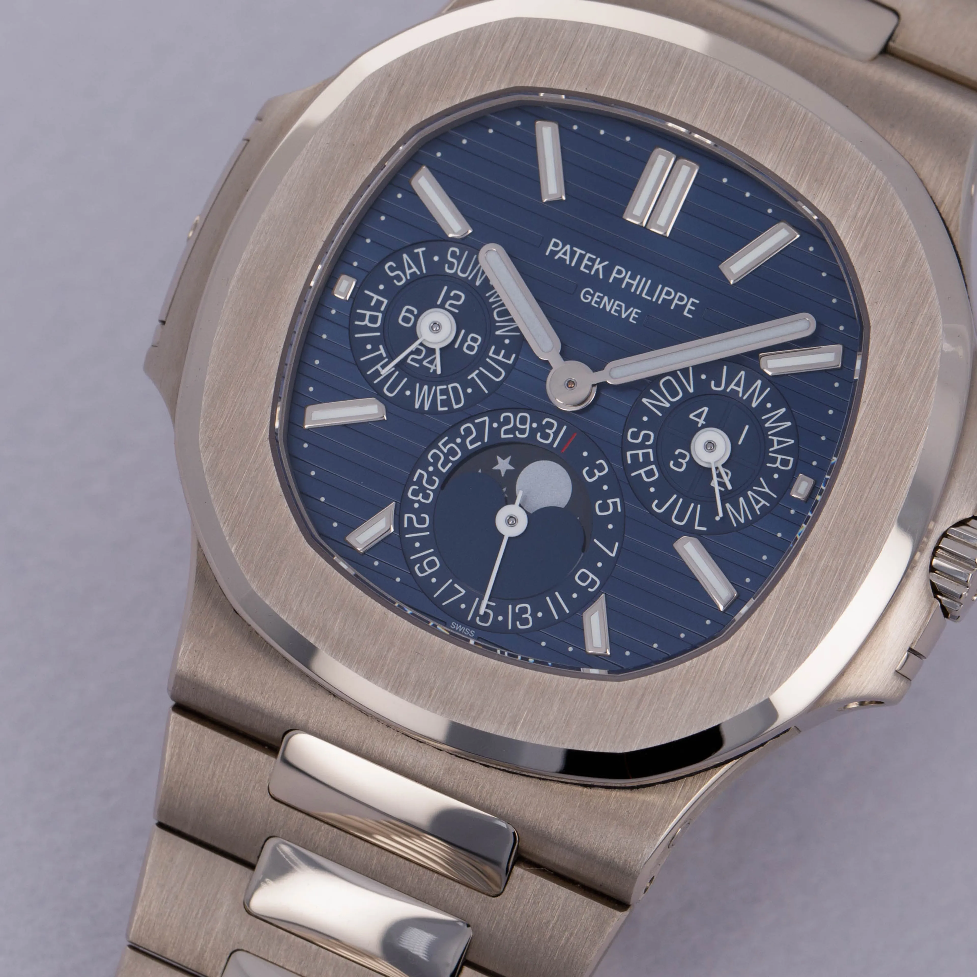 Patek Philippe Nautilus Perpetual Calendar 5740/1G-001 40mm White gold Blue 2