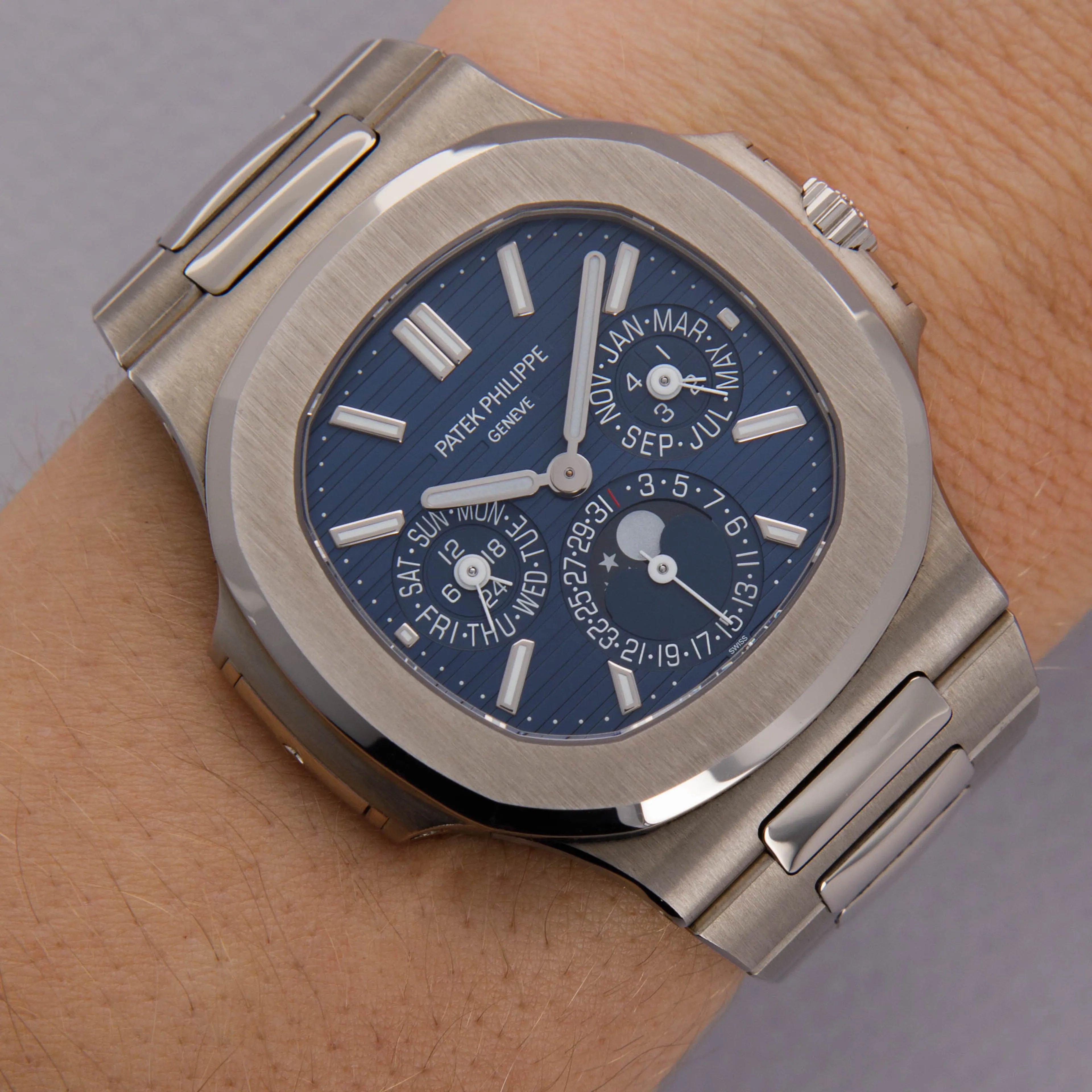 Patek Philippe Nautilus Perpetual Calendar 5740/1G-001 40mm White gold Blue 19