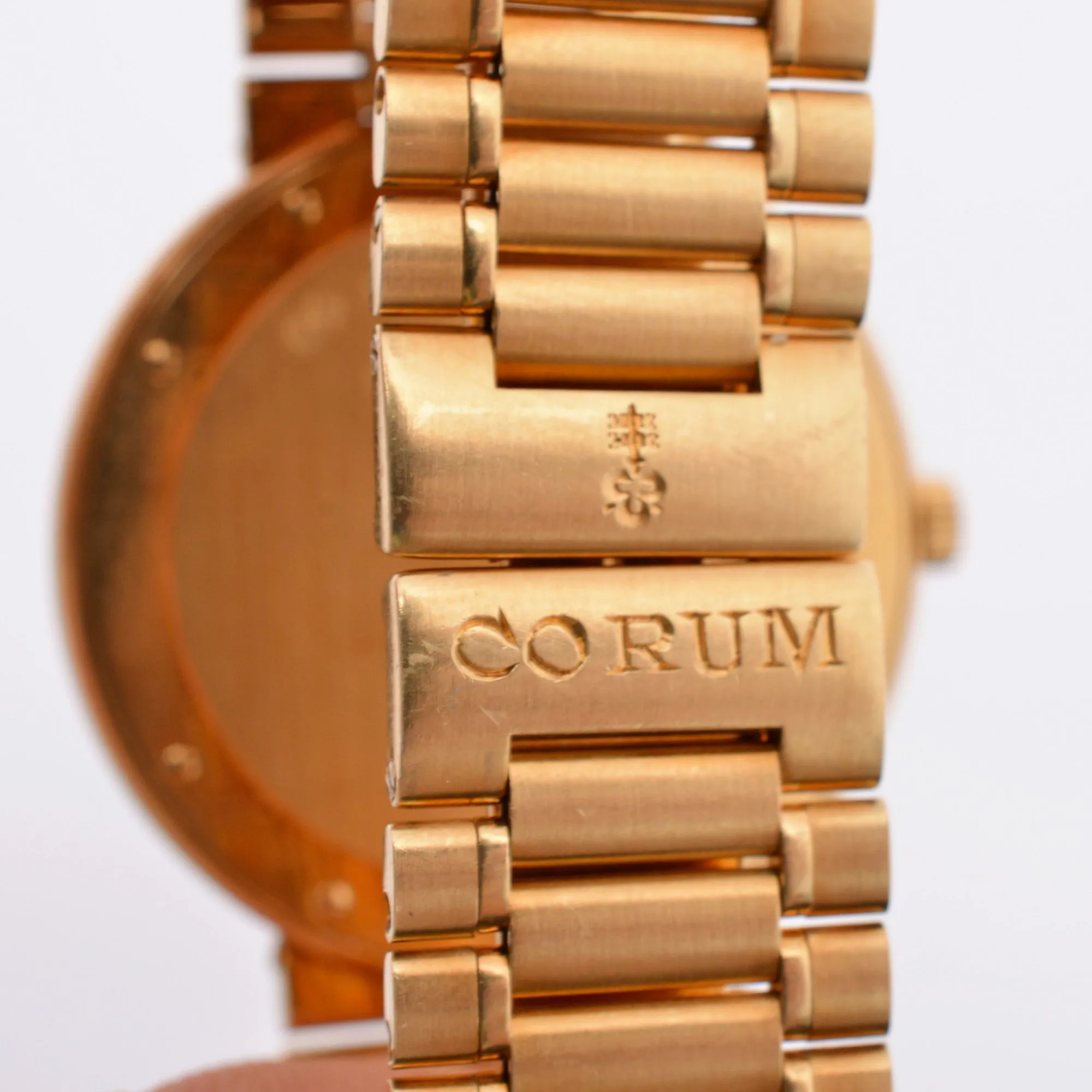 Corum Romulus Yellow gold 5