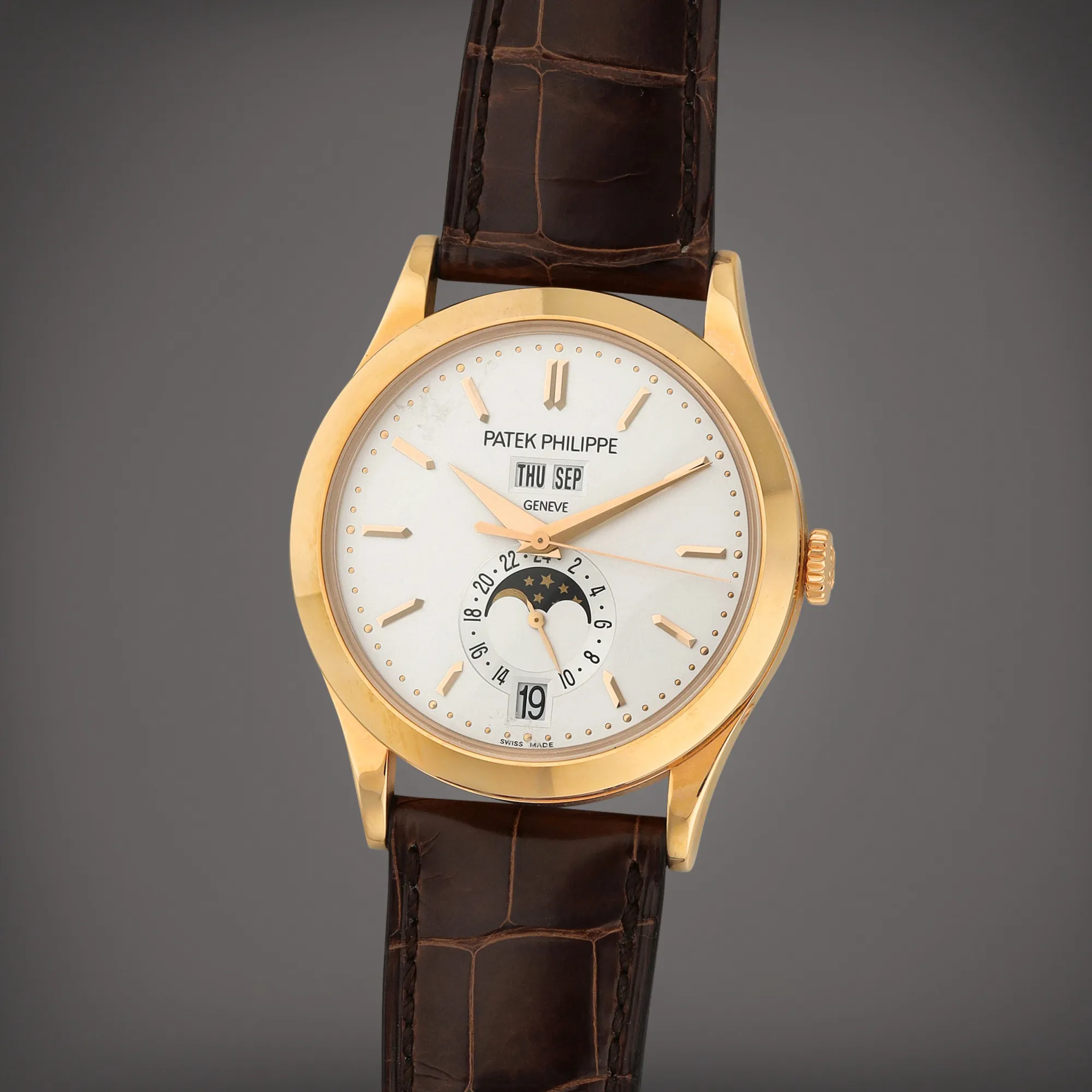 Patek Philippe Annual Calendar 5396R-011 39mm Rose gold Silver