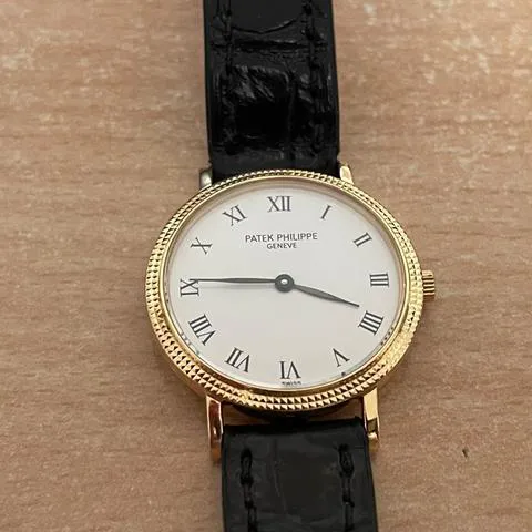 Patek Philippe Calatrava 4819 25mm Yellow gold White