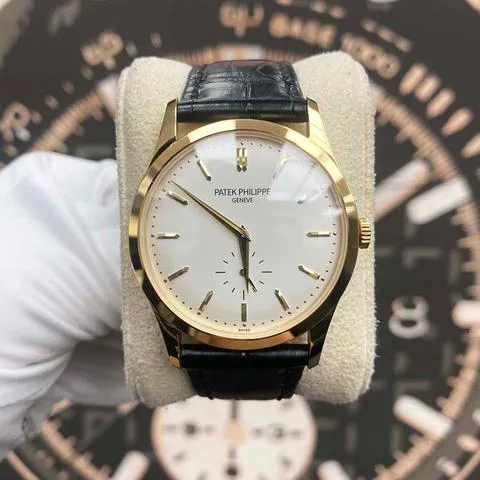 Patek Philippe Calatrava 5196J-001 37mm Yellow gold Silver 2