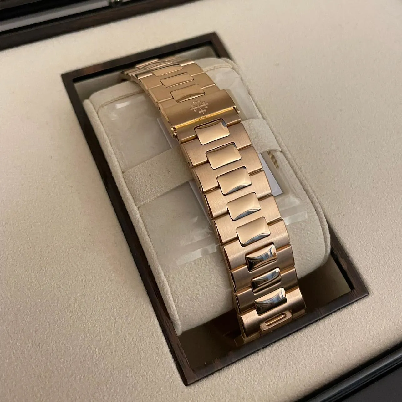 Patek Philippe Nautilus 5980/1R-001 40.5mm Rose gold Black 6