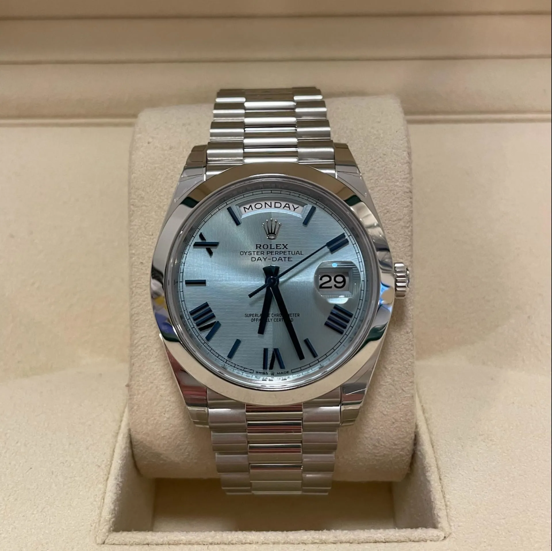 Rolex Day-Date 40 228206-0001 40mm Platinum Blue