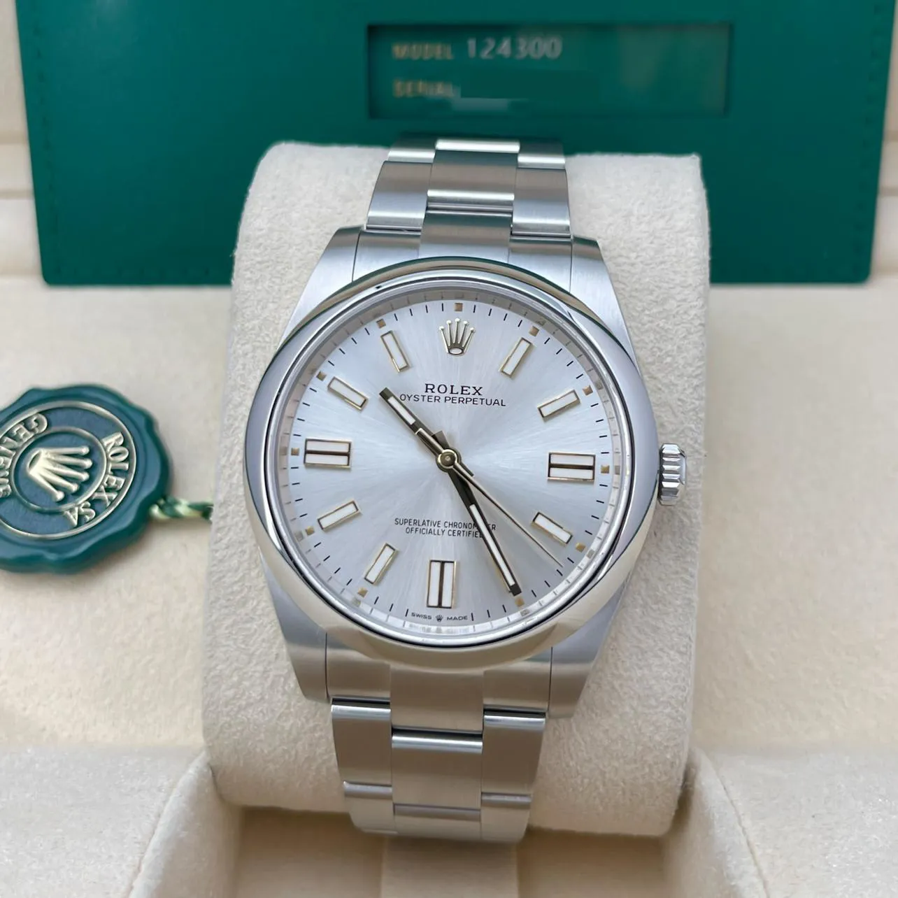 Rolex Oyster Perpetual 124300-0001 41mm Oystersteel Silver 1