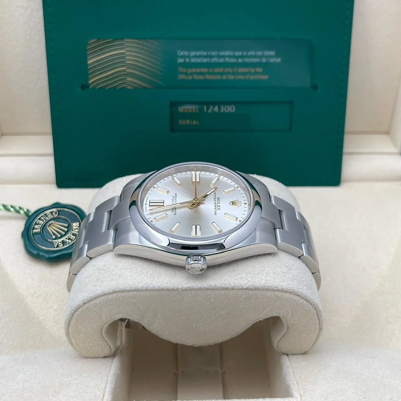 Rolex Oyster Perpetual 124300-0001 41mm Oystersteel Silver 2