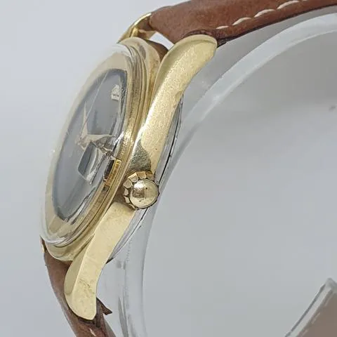Universal Genève Polerouter 35mm Yellow gold and stainless steel Black 4
