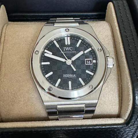 IWC Ingenieur Automatic IW328901 40mm Stainless steel Black